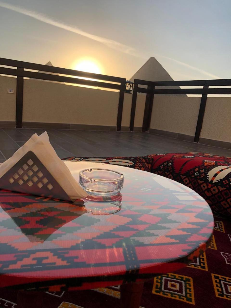 Pyramids Era View Hotel Kafrat al Jabal Bagian luar foto
